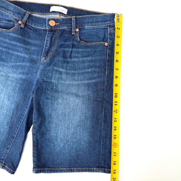 👖 LOFT Dark Blue Wash Jean Shorts – Size 4 / 27" – 10" Inseam – Retail: $60 - Picture 5 of 13